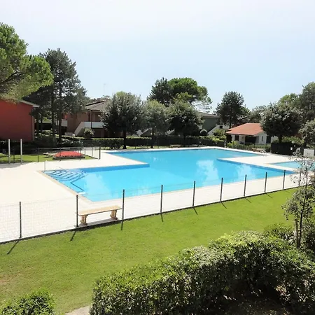 Bright Flat With Pool And Garden Apartment *